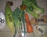 Foto langkah ke 1 dari resep Sayur Sop Sederhana dan Bakwan jagung.