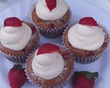 Foto del paso 4 de la receta: Muffins con Mermelada de Frutillas / Cupcakes