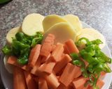 صورة لخطوة 3 من وصفة فروج متبل ومشوي مع الخضار🍗🥔🫑🥕🧅🍅🧄🌶️