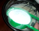 A picture of step 5 of IGLOO style Mango icecream.
