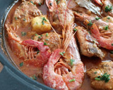 Foto del paso 21 de la receta: Cazuela mar y montaña de pollo, rape y gambas con sofrito de calamar