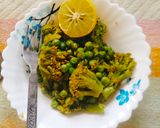 A picture of step 1 of Butter garlic Broccoli with peas 😋(Healthy morning Breakfast).