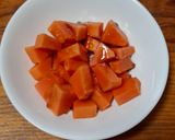Foto del paso 1 de la receta: Papaya con miel y semillas