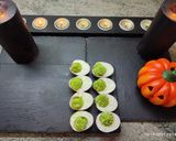 Foto del paso 7 de la receta: Aperitivos Halloween: Huevos Nido de Araña y Huevos con Vomito Verde
