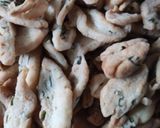 Foto langkah ke 6 dari resep Stik bawang gunting.