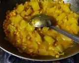 A picture of step 4 of Dudhi ka sabji.