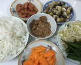 A picture of step 1 of Vegetarian Stir-Fried Pho Noodles.