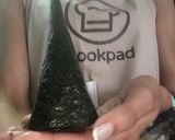 Foto del paso 3 de la receta: Cucurucho crujiente de Nori, atún y gulas con “mahonesa” de aguacate, lima y miel