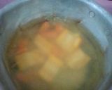 Foto langkah ke 2 dari resep Sayur Bening Bayam jagung.
