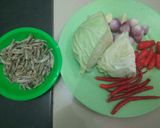 Foto langkah ke 1 dari resep Tumis kol teri.