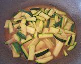 Foto del passaggio 4 della ricetta Pennette Integrali con Zucchine, Zafferano e Curcuma 💚💛
