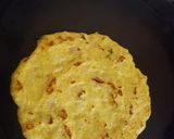 A picture of step 4 of Aloo cheela.