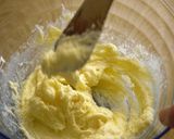 A picture of step 2 of Eggless wheat flour cookies.