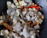 Foto langkah ke 3 dari resep Udang Tahu Masak Santan.