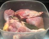 Une image de l'étape 1 de Poulet au four mariné en jus d’orange.