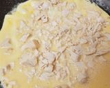 A picture of step 2 of My Chicken Omelette 😁.