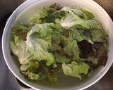 Une image de l'étape 2 de Salade feuille de chêne rouge au bleu de bresse et raisins (sauce au melfor).