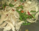 Foto langkah ke 5 dari resep Tumis JaBun (Jamur&Buncis).