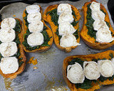 Foto del paso 2 de la receta: 552. Calabaza rellena de espinacas con queso de cabra (principal verdura)