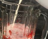 Une image de l'étape 2 de Lait fraise à la fleur d’oranger.