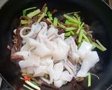 芹菜炒花枝的食譜步驟4照片