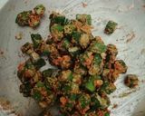 A picture of step 5 of Bhindi pakora.