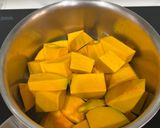 Hình bước làm 2 của món Chè Sắn Mochi Bí Đỏ