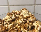 Foto langkah ke 3 dari resep Pop Corn Karamel.