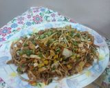 A picture of step 7 of Stir fried Udon noodles /chicken Udon noodles.