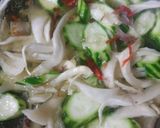 Foto langkah ke 2 dari resep Tumis kuah sayur gabus dan jamur.