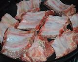 Foto del paso 1 de la receta: Costillitas de cerdo braceadas