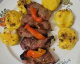 Foto del paso 8 de la receta: Churrasquitos de cerdo con bombitas
