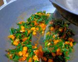 Foto langkah ke 4 dari resep Sambal Goreng Kacang Panjang dan Kentang.