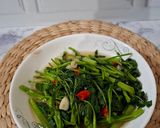 Foto langkah ke 3 dari resep Tumis Kangkung saus tiram ala resto.