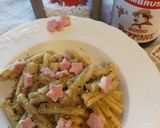 Foto del passaggio 4 della ricetta Casarecce con pesto di pistacchio e stelline di mortadella