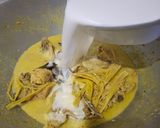 Foto langkah ke 5 dari resep Ayam Masak Santan (resep Embah non-MSG).