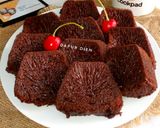 Foto langkah ke 7 dari resep Bolu Karamel a. k. a Sarang Semut.