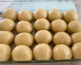 A picture of step 3 of Khanom Pia (Chinese Pastry).