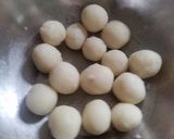 A picture of step 3 of Goli Idli (rice flour).