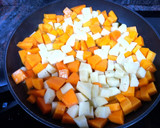 Foto del paso 2 de la receta: Calabaza frita con patatas y huevo
