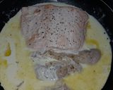 Foto del paso 2 de la receta: Salmón rosado y filet de merluza a la crema