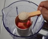 Foto langkah ke 2 dari resep Red guava juice.