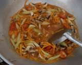 Foto langkah ke 6 dari resep Kuah jamur Asam manis.