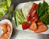 A picture of step 1 of Spring Rolls with Strawberry.