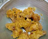 Foto langkah ke 6 dari resep Sayap Ayam Goreng Ketumbar.