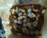 A picture of step 4 of Gujrati dabeli.