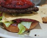 Foto langkah ke 8 dari resep Burger SD Naik Level.