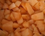 A picture of step 1 of Muskmelon ice gola.