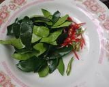 รูปขั้นตอนการทำที่ 1 ของ ฉู่ฉี่ปลาทับทิม