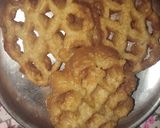 A picture of step 6 of Flower Chakli achumuruku.